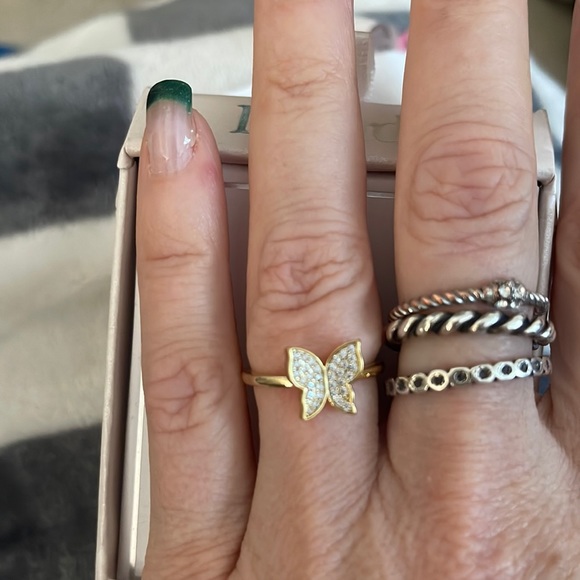 NIB Butterfly Sparkle Ring Size 6 - Picture 2 of 6